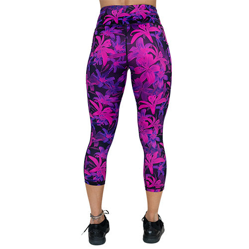 back view of capri length lily leggings