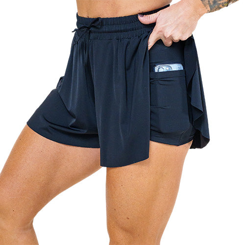 side pocket on the black flowy shorts