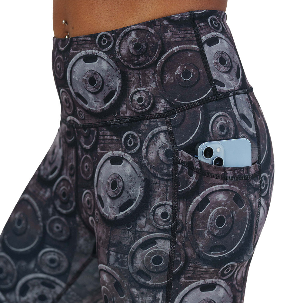 side pocket on the gym plates design leggings