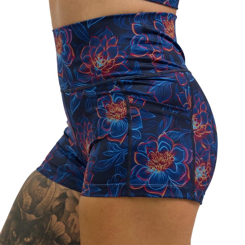 luminous lotus 2.5 inch shorts facing the side