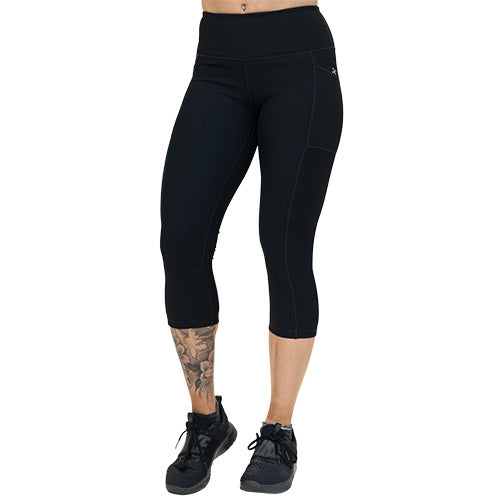 capri length black ribbed leggings