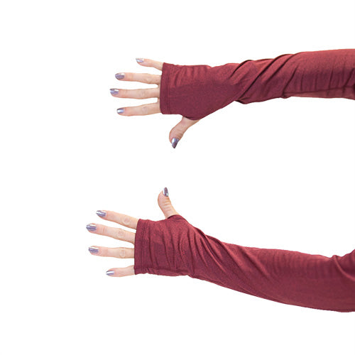 thumbholes on a maroon long sleeve shirt