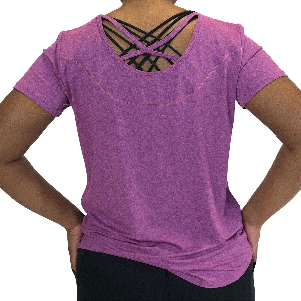 back of the model wearing a heathered magenta tee
