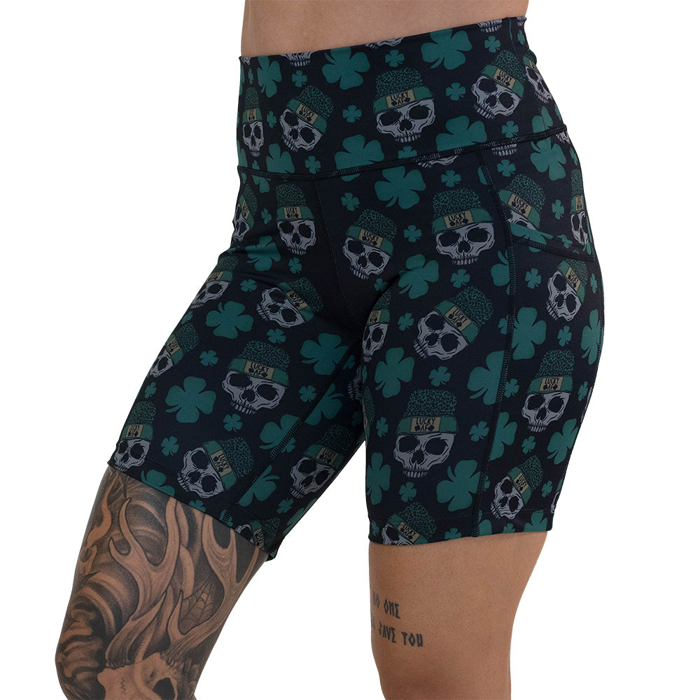 7 inch skull and shamrock print shorts