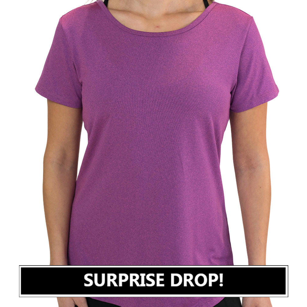 model wearing a heathered magenta tee