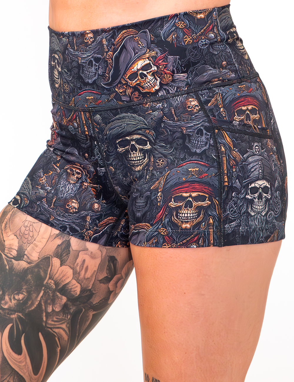 the 2.5 inch pirate skulls shorts facing the front against a white background