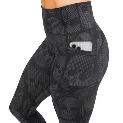 black on black skull print legging's side pocket