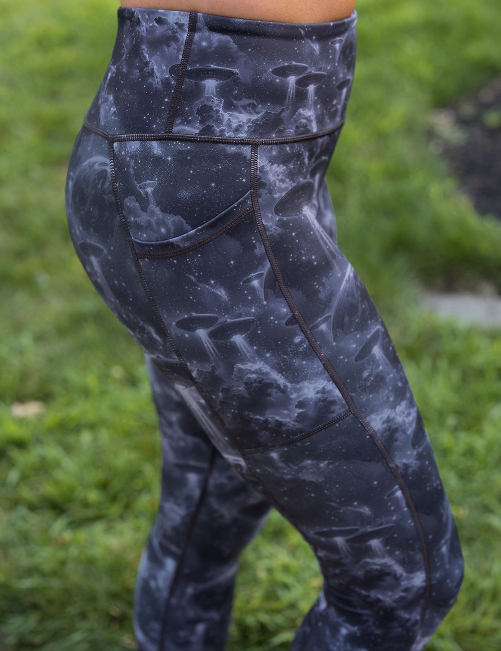 close up of the alien space ship invasion leggings