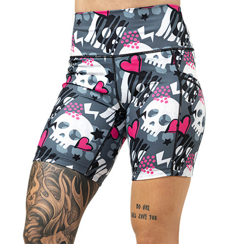 7 inch skull and heart pattern shorts