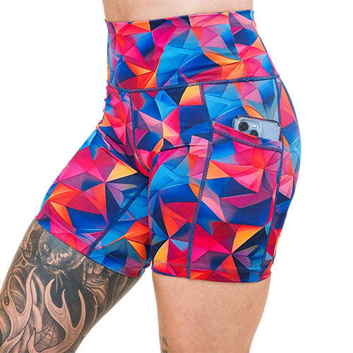 7 inch colorful triangle print shorts