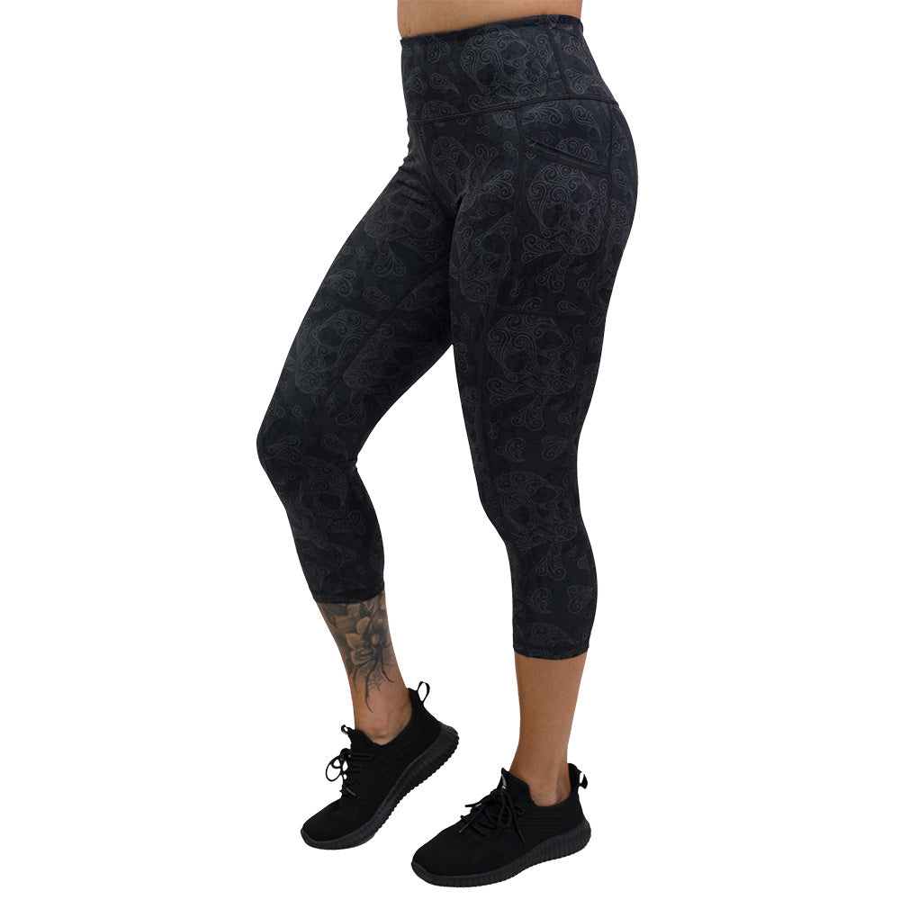 mutiny capri leggings facing the side