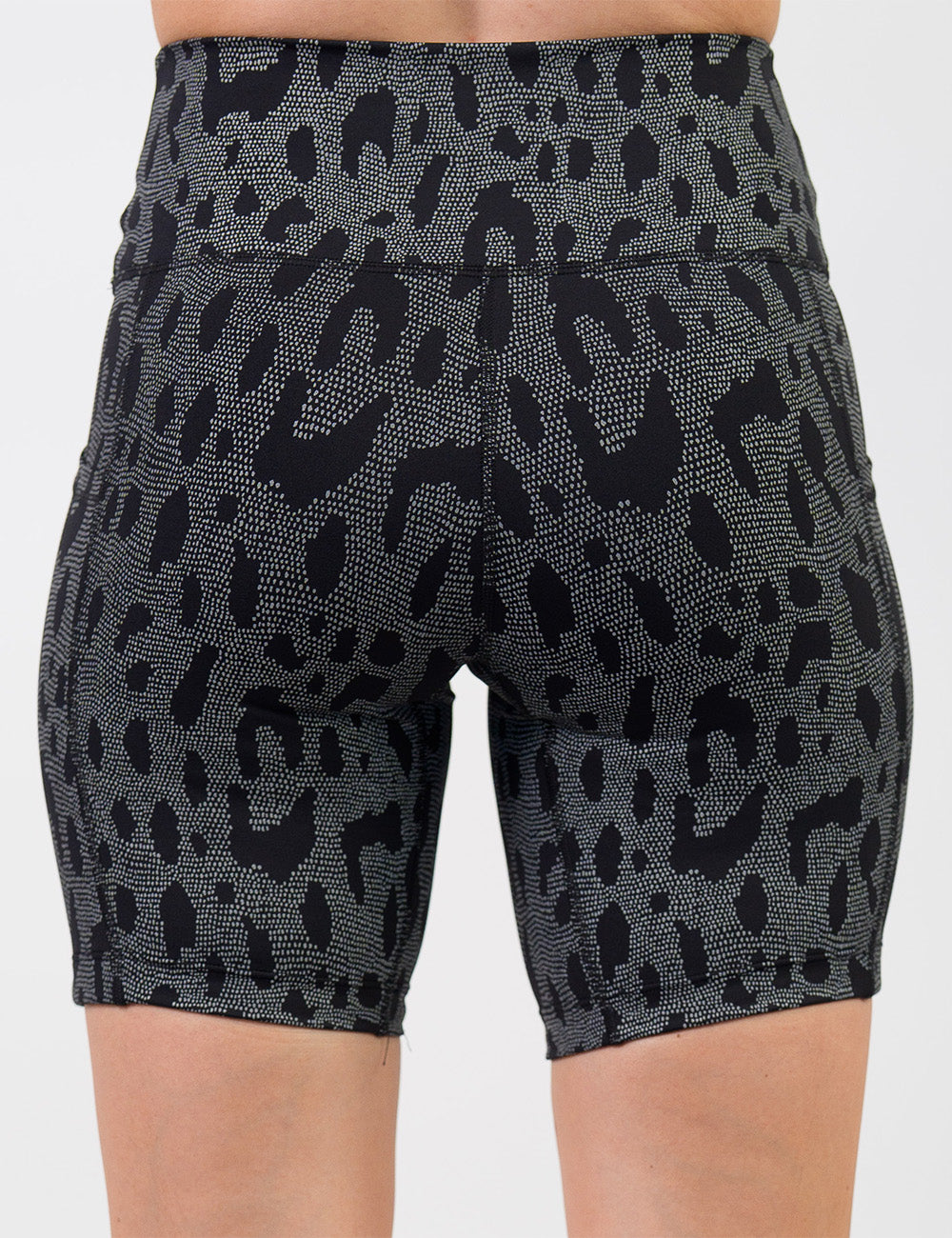 back of the dark spots surrounded by a reflective background 7 inch shorts