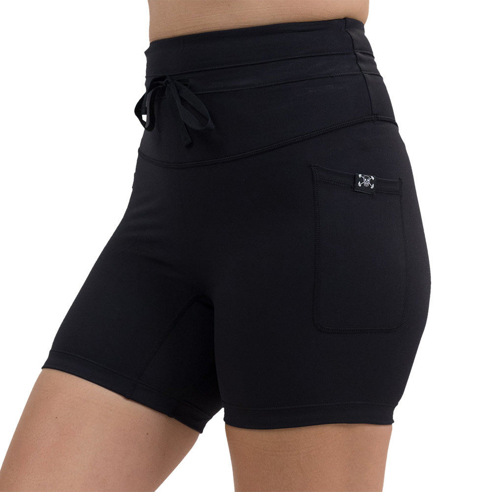 omni black 5 inch shorts facing the side against a white background