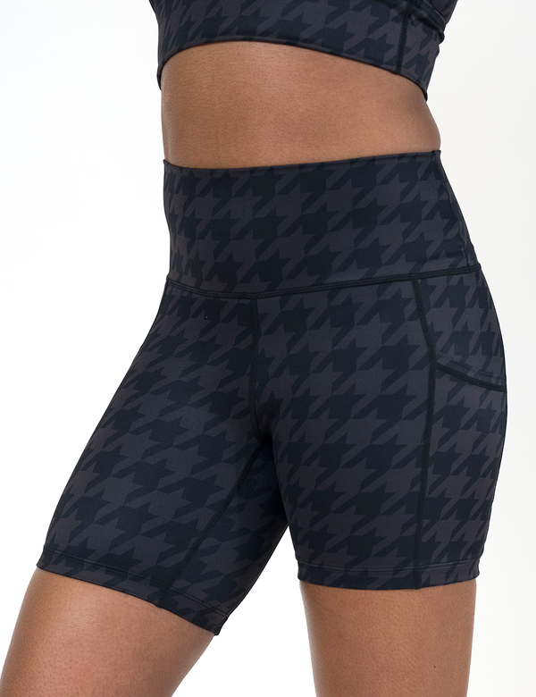 5 inch houndstooth patterned shorts